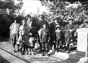 0 09- mes grands parents enpromenade 1922 ain sefra